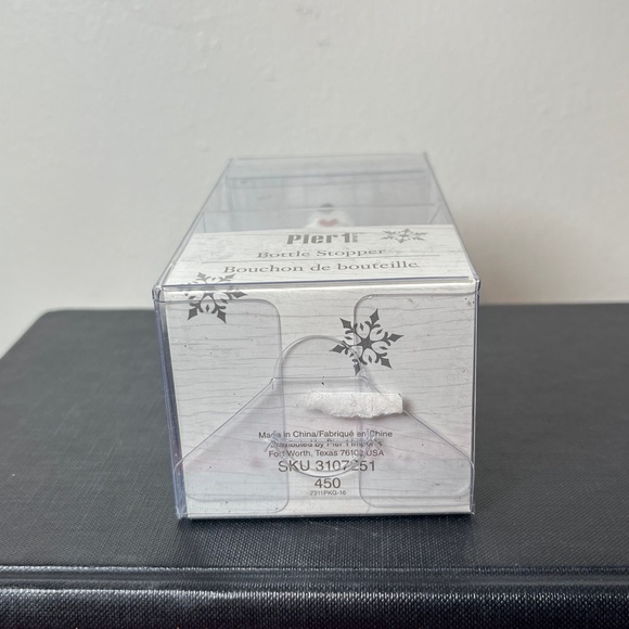 Pier 1 Ceramic White Dog w Red Earmuffs Green Scarf Holiday Wine Bottle Stopper - Picture 7 of 8